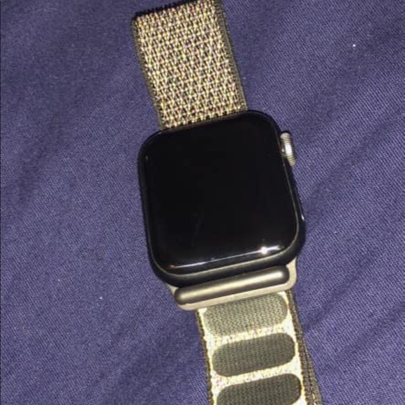 Apple Watch Series 4 - Picture 4 of 8